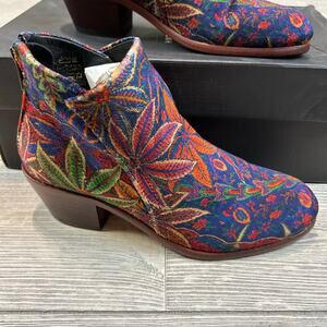 Hudson London Apisi Autumn Velvet Ankle Booties Size 38 NIB Portugal